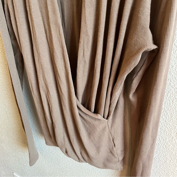 Bobi Los Angeles Taupe Ribbed Long Sleeve Wrap Top Womens Medium - Picture 5 of 8